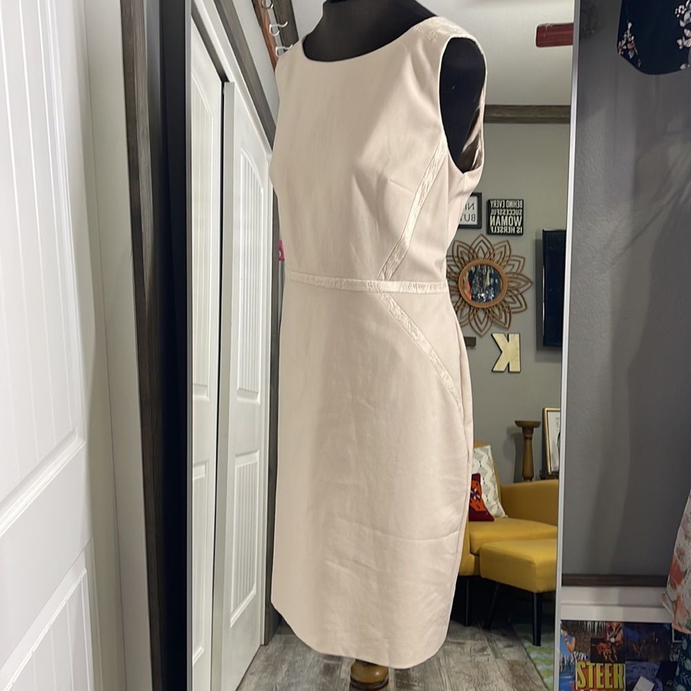 NWOT Antonio Melani cream midi lace accent dress Size: 14